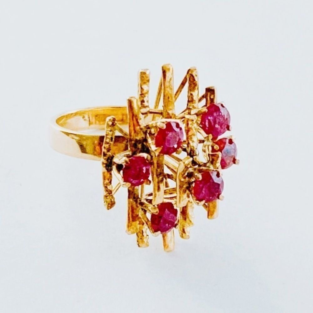 Mid Century Modern 12 Kt Gold & Ruby Ring​​